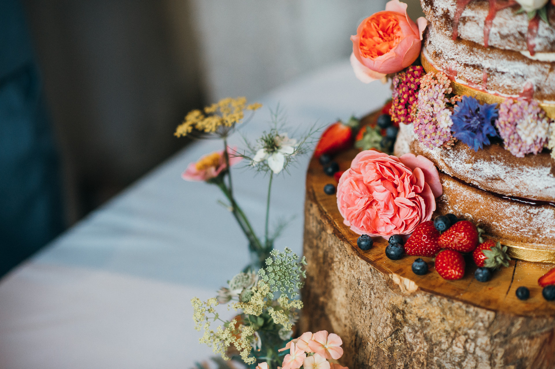 Queen Bee wedding cake 