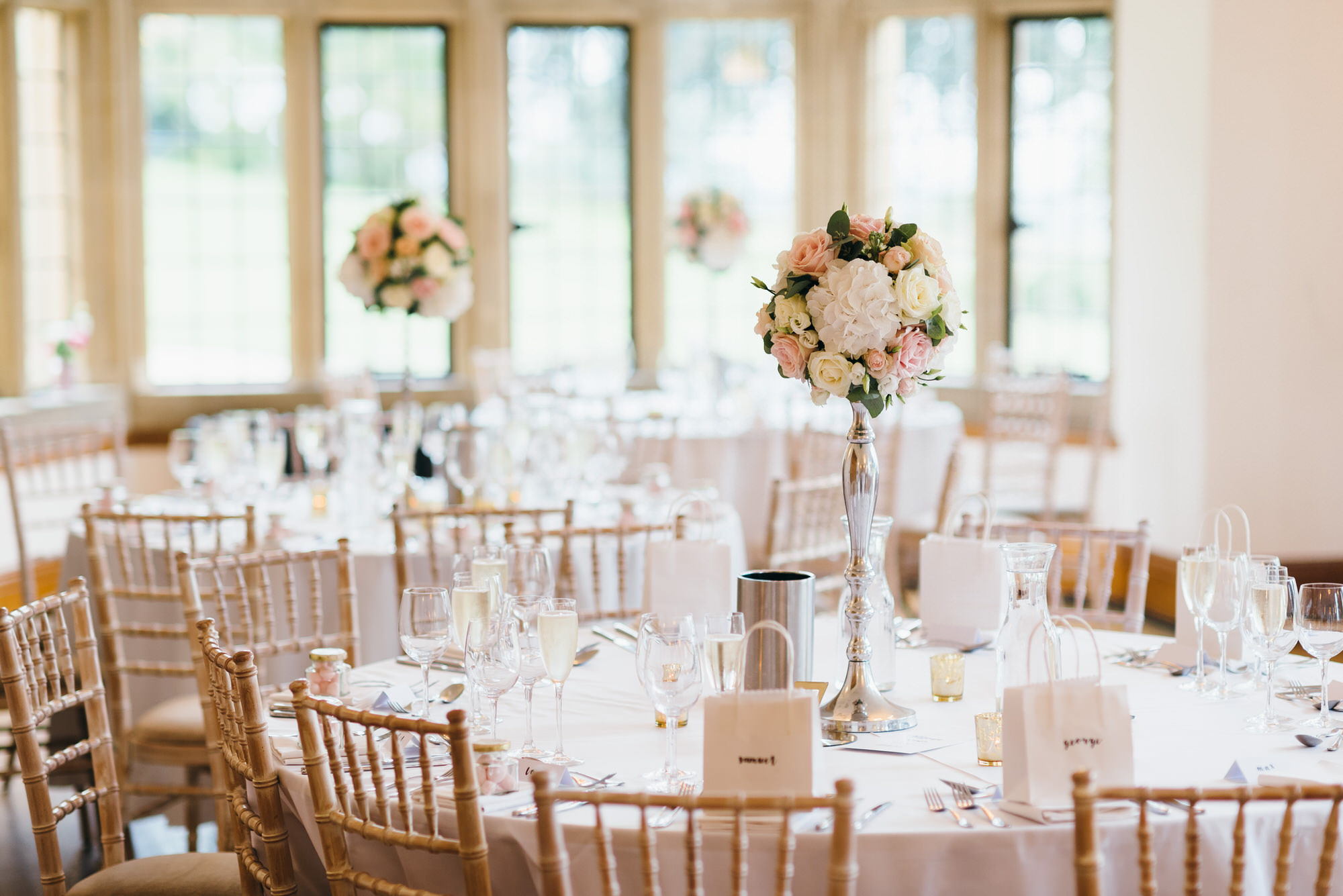 Coombe Lodge wedding breakfast tables